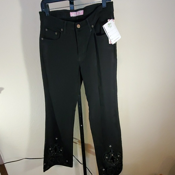 Sassy Thai Jeans - Picture 1 of 8